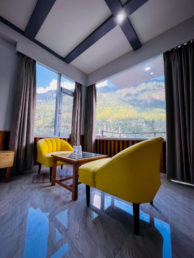 Apple Flower With Balcony And Mountain View Manāli Extérieur photo